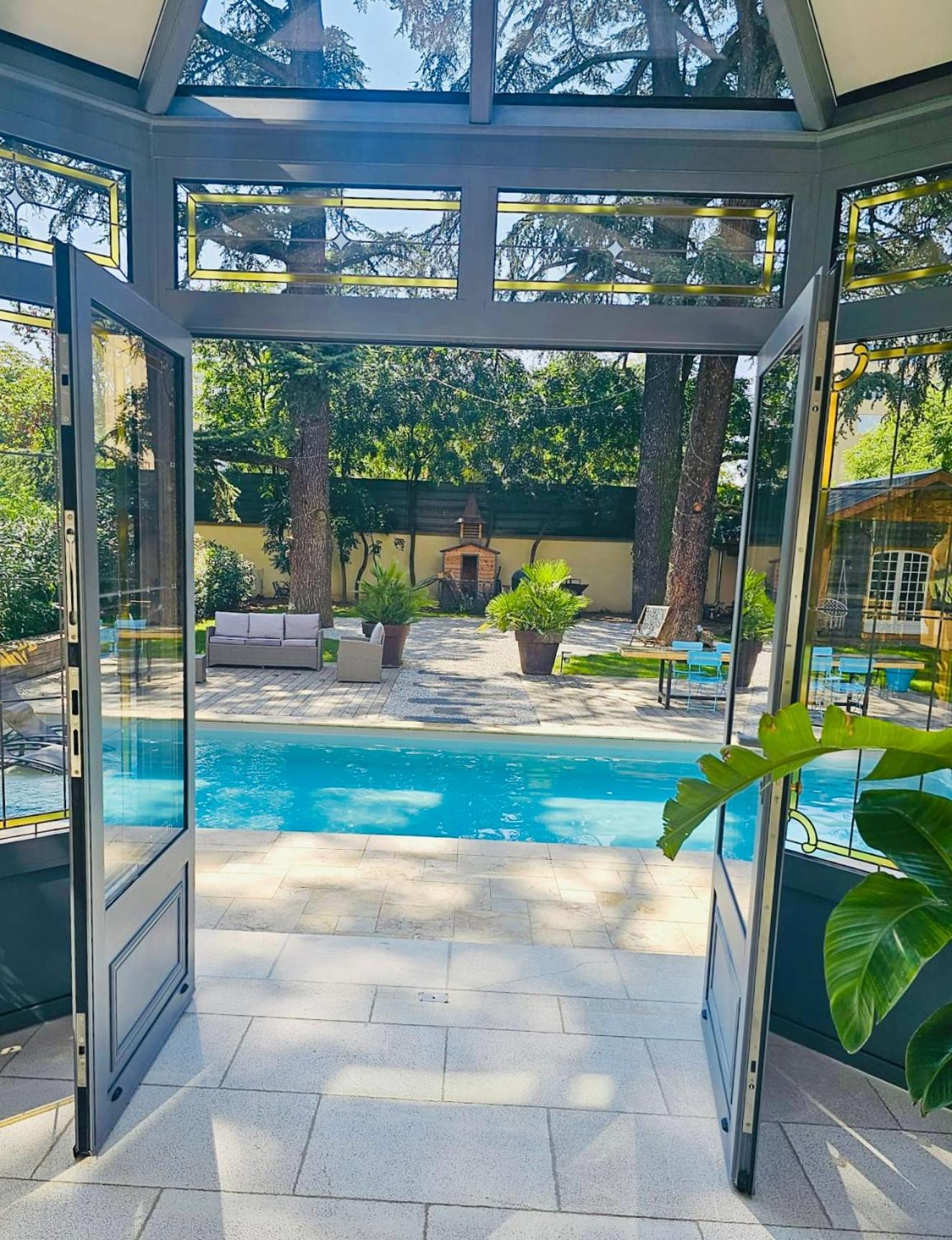 Chateau Grandclement Lyon Villeurbanne Niveau Rdc - Tresor Cache En Ville Avec Vue Piscine Et Parc Eksteriør billede