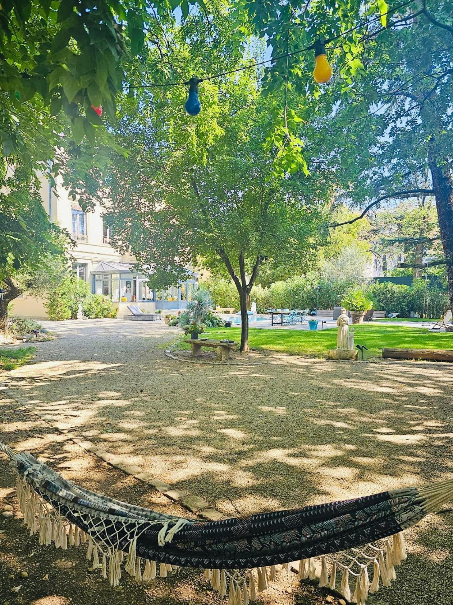 Chateau Grandclement Lyon Villeurbanne Niveau Rdc - Tresor Cache En Ville Avec Vue Piscine Et Parc Eksteriør billede