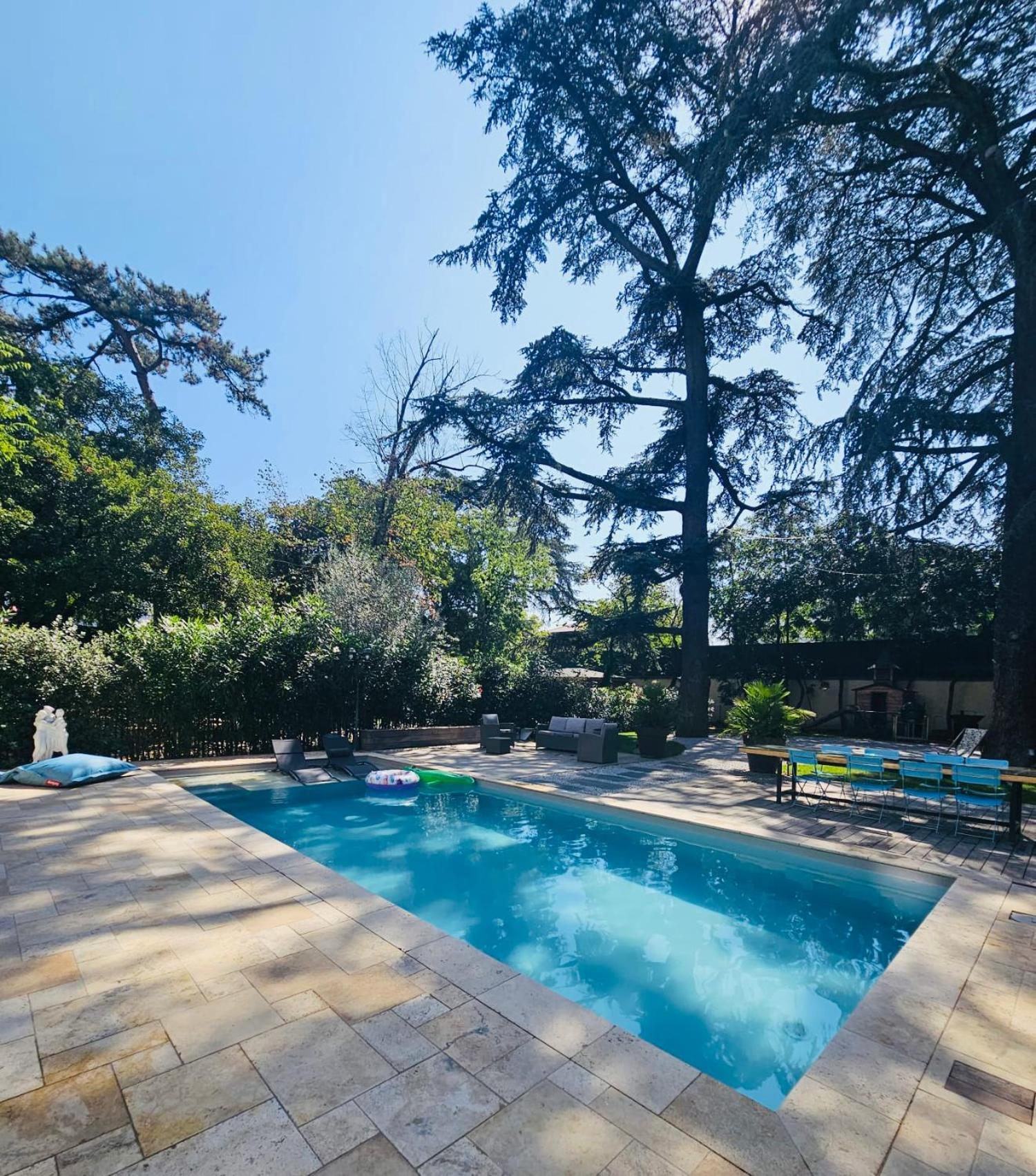 Chateau Grandclement Lyon Villeurbanne Niveau Rdc - Tresor Cache En Ville Avec Vue Piscine Et Parc Eksteriør billede